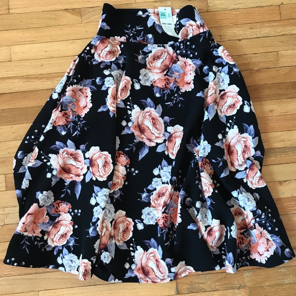 Midi Skirt. *Brand New* Agnes and DorA